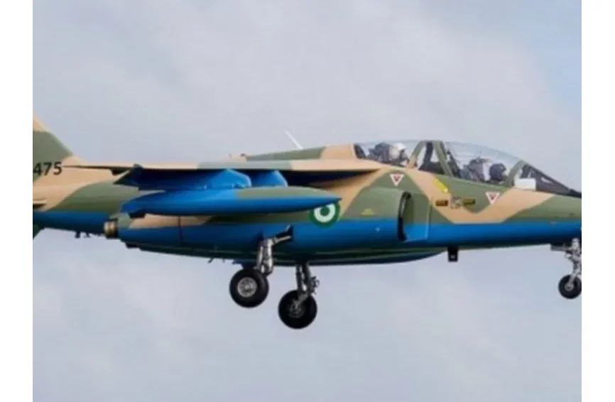 Tentative de coup d'État : le Nigéria confirme avoir déployé des avions de chasse et des navires de guerre au Bénin 