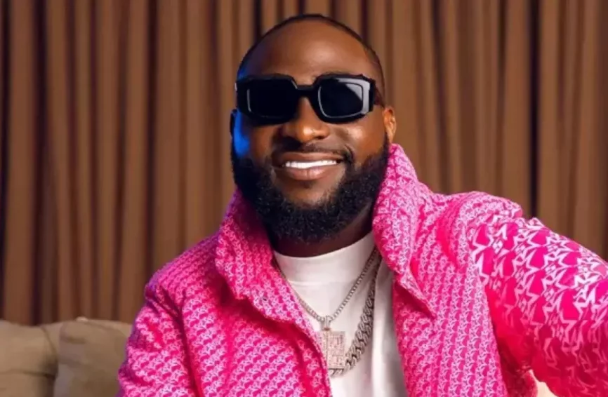 « Je pourrais arrêter la musique aujourd'hui et rester riche à vie », rassure la star nigériane Davido