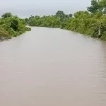N'Dali-Djougou : le fleuve Yéroumarou sorti de son lit, rend l'axe impraticable