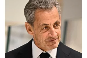 Affaire financement libyen : Nicolas Sarkozy obtient sa remise en liberté sous contrôle judiciaire 