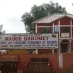 Bénin : taxe annoncée sur les services de sonorisation et de location de bâches et chaises à Abomey