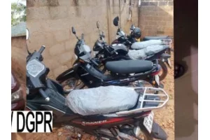 Couffo : un réseau de vendeurs d'œufs de caméléons et de serpents aux pouvoirs magiques débusqué, 2 millions FCFA, 8 téléphones et des motos saisis par la police