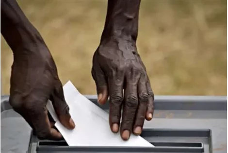 Législatives 2026 : voici le positionnement des logos des partis sur le spécimen