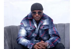 Showbiz ivoirien : l'artiste Debordo Leekunfa déposé en prison après son arrestation