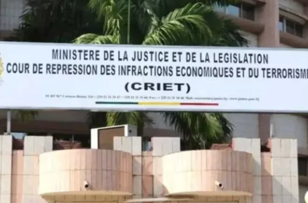 Bénin : un faux militaire américain devant la CRIET pour escroquerie