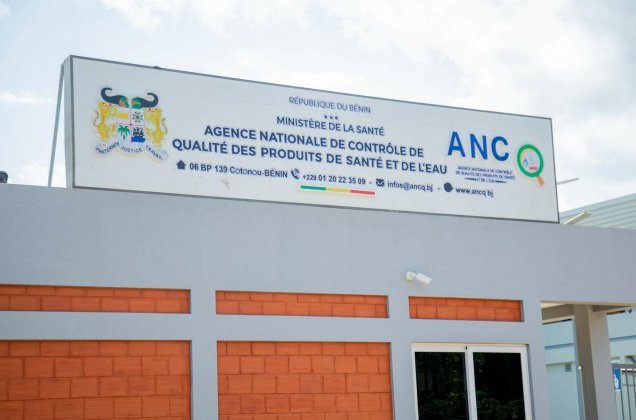Abomey-Calavi : un laboratoire de référence érigé pour le contrôle de la qualité de l'eau et des produits de santé 