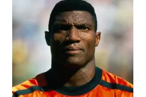 Peter Rufai : « On dirait qu'il avait des dons mystiques », un ex-joueur des Dragons FC se souvient de son passage dans le championnat béninois