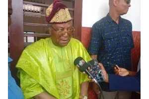  Législatives et communales du dimanche 11 janvier : ce qu'a dit l'ex-président Nicéphore Soglo après son vote 