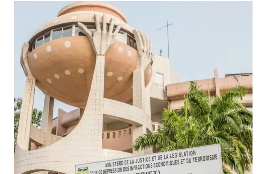 Bénin : le DG du Fagace et son ex-directeur des risques devant la Criet pour une affaire de harcèlement par voie électronique