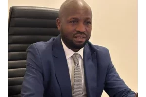 Bénin : Ibrahim Ofangobi, un engagement constant au service de la jeunesse dans la 8è CE