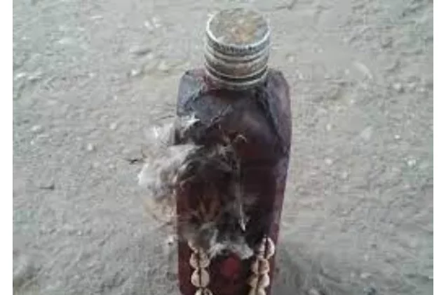 Porto-Novo : un homme arrêté pour vente d'une supposée « bouteille magique » à 850 000 FCFA