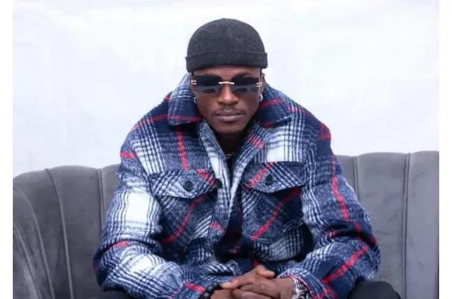 Showbiz ivoirien : l'artiste Debordo Leekunfa déposé en prison après son arrestation