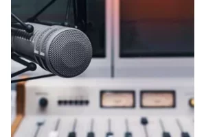 Médias au Bénin : après sa garde à vue, le journaliste Djobo Bio libéré et placé sous convocation (Communiqué FeRCAB)