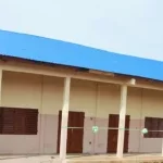 Dogbo : François Gbodo dote le CEG 2 de deux salles de classe entièrement rénovées et de 64 tables-bancs