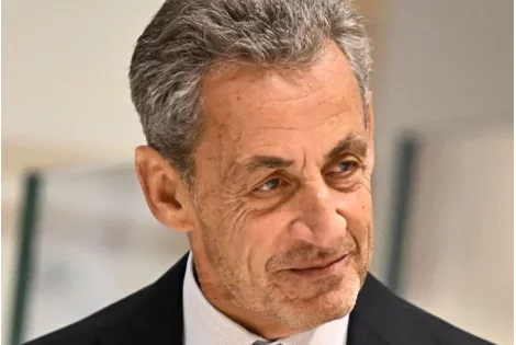 Affaire financement libyen : Nicolas Sarkozy obtient sa remise en liberté sous contrôle judiciaire 