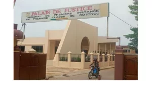 Bénin : sanction envisagée contre un agent du tribunal de Cotonou (détails)