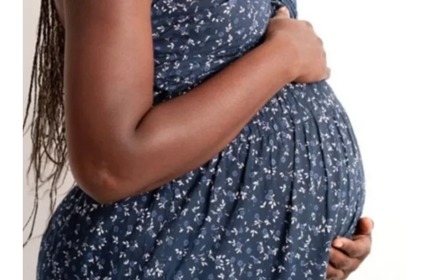 Bénin - Affaire Djecomon : accusé d'avoir abandonné une fille enceinte, son producteur brise le silence (ses révélations)