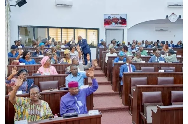 Bureau de l'Assemblée nationale 10e législature : voici la liste des députés candidats 