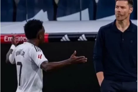Real Madrid : Xabi Alonso répond aux excuses de Vinicius Jr