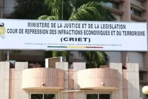Bénin : deux jeunes hommes risquent 4 ans de prison pour cybercriminalité à la Criet