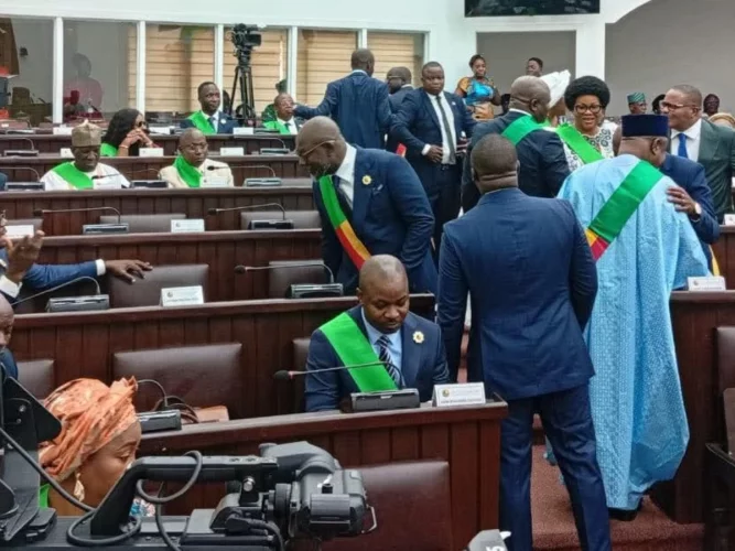 Installation de la 10e législature : liste des députés déjà présents au Parlement