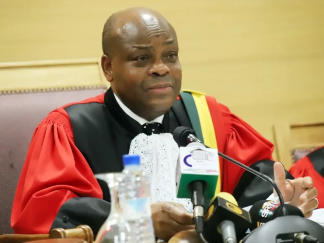 Législatives du 11 janvier 2026 : rapporteurs adjoints et agents électoraux prêtent serment à la Cour constitutionnelle