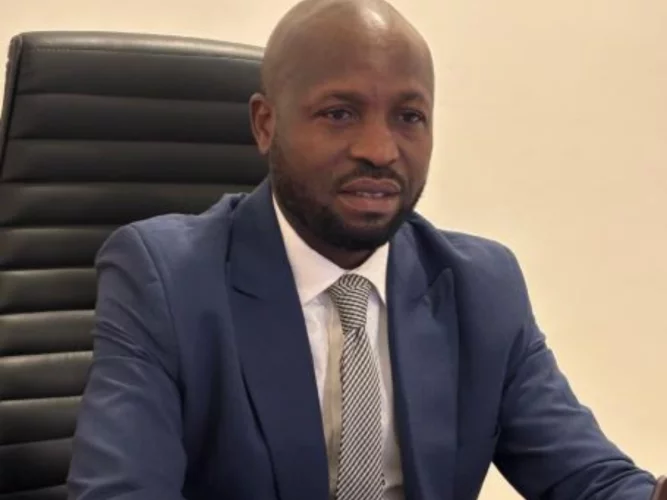 Bénin : Ibrahim Ofangobi, un engagement constant au service de la jeunesse dans la 8è CE